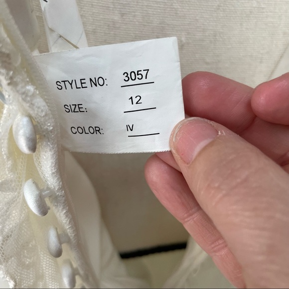 Allure Romance 3057 wedding dress with sleeves and veil size 12 ivory - Picture 11 of 17